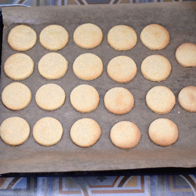 2. Schritt - Cookies völlig abkühlen lassen
