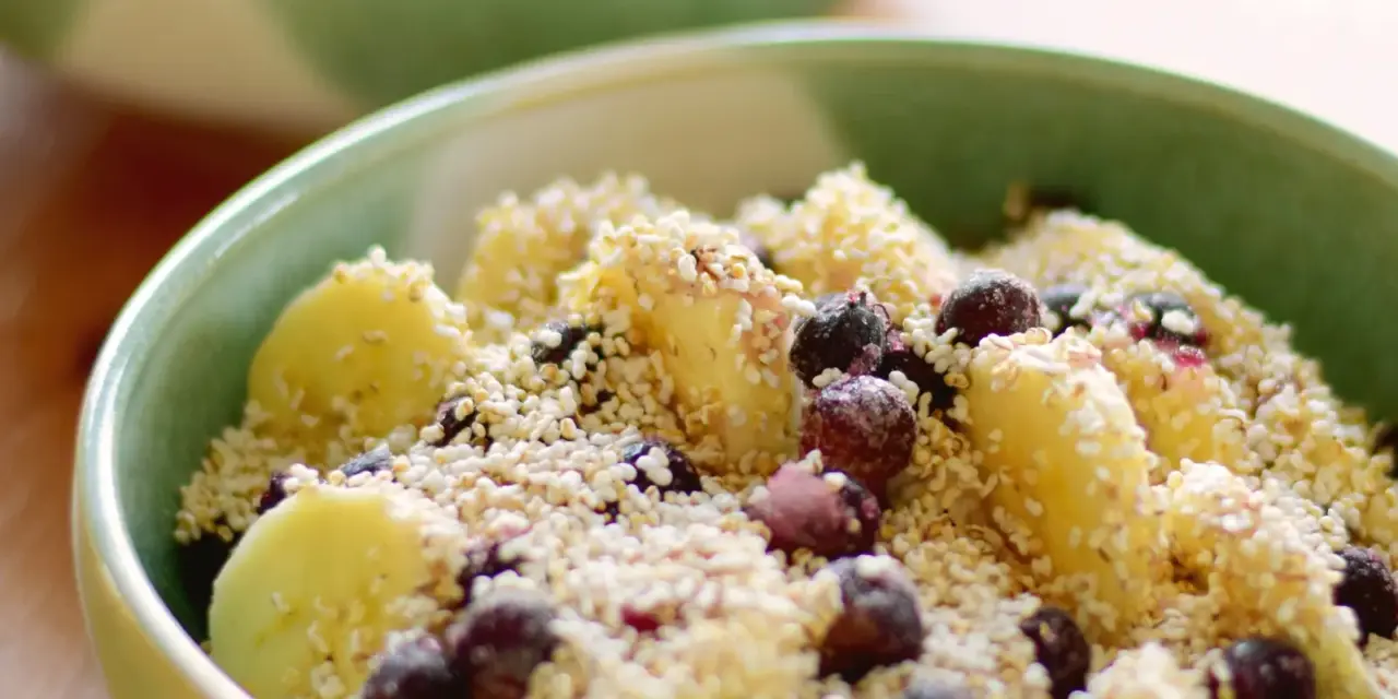 Dinkelflocken mit Joghurt – Flockenmüsli