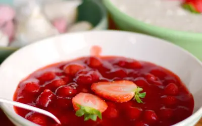 Was kann man mit Obst machen? Rezepte mit Obst Erdbeer-Kompott mit gefrorenen Erdbeeren