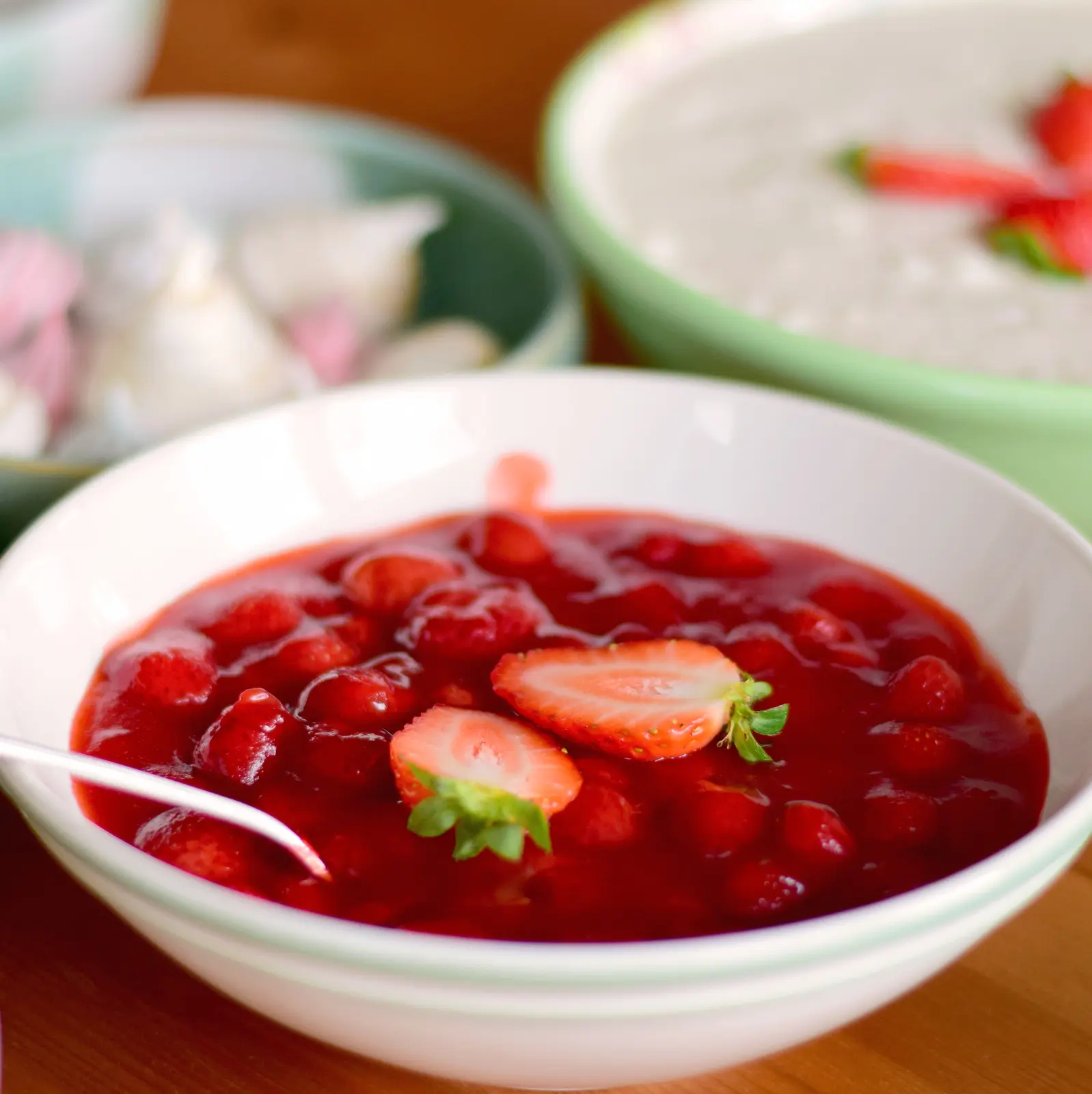 Erdbeer-Kompott mit gefrorenen Erdbeeren