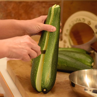 1. Schritt - Zucchini richtig schneiden