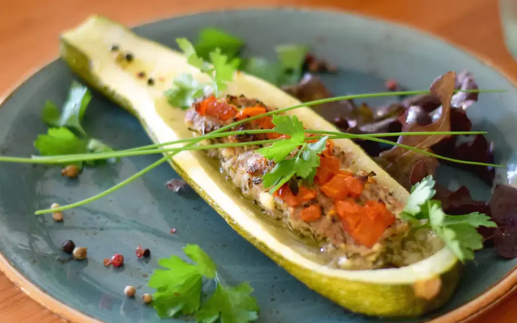 Gefüllte Zucchini mit Hackfleisch