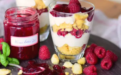 Was kann man mit Obst machen? Rezepte mit Obst Himbeere Dessert im Glas