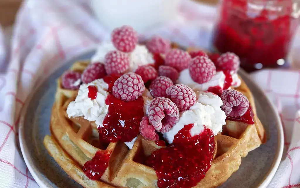 Himbeersauce aus gefrorenen Himbeeren