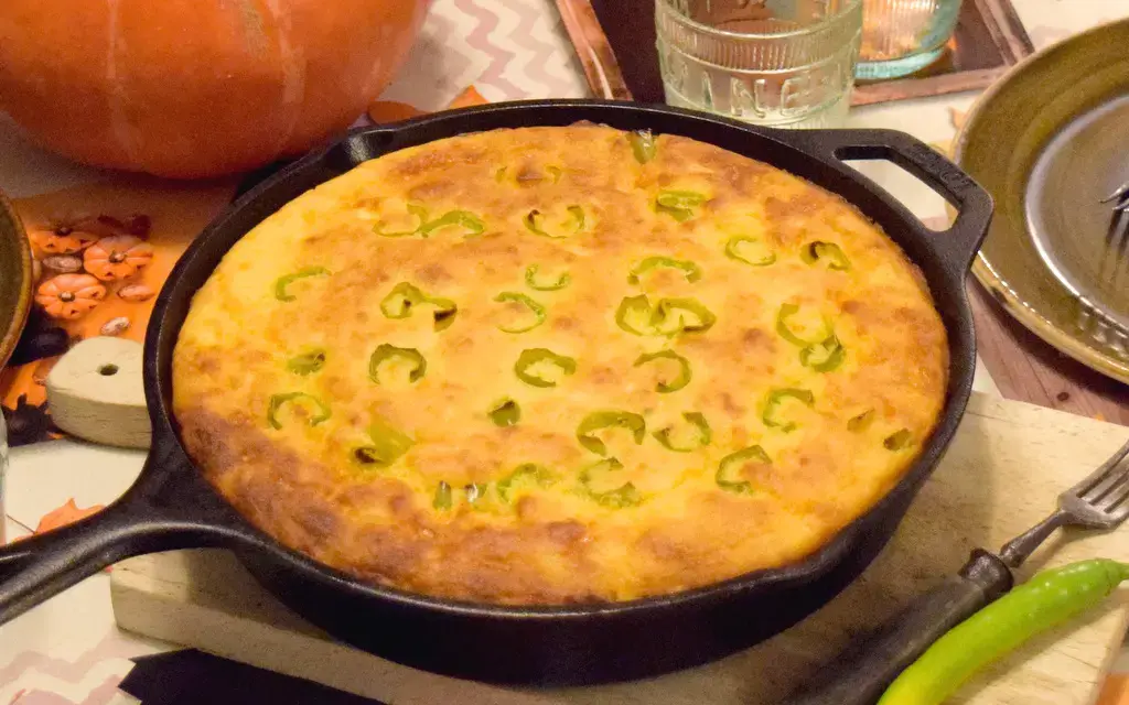 Jalapeño-Cheddar-Maisbrot (Paprika-Cheddar-Maisbrot)