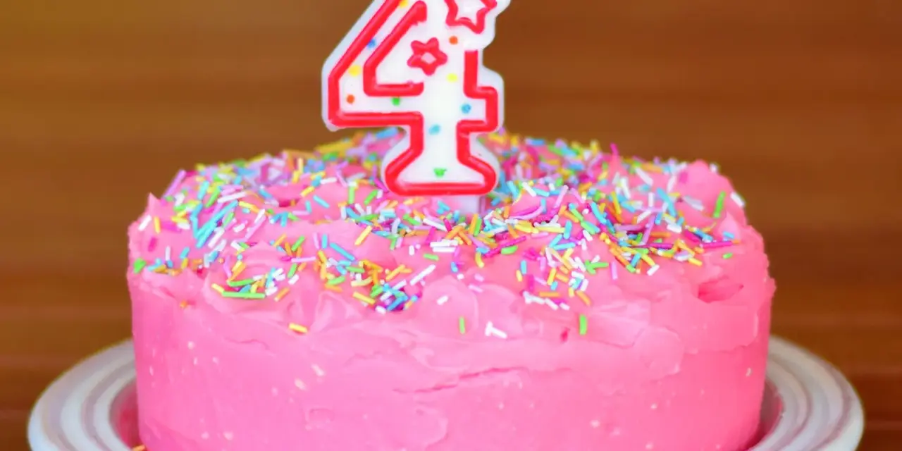 Konfetti-Kuchen für Geburtstag 4 Jahre – Schnell und Einfach