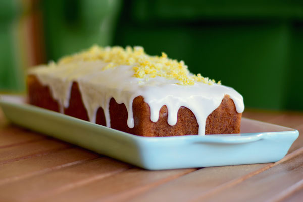 Kuchen mit wenig Zutaten: Saftiger Zitronenkuchen - Köstlich! | Kleine Prise