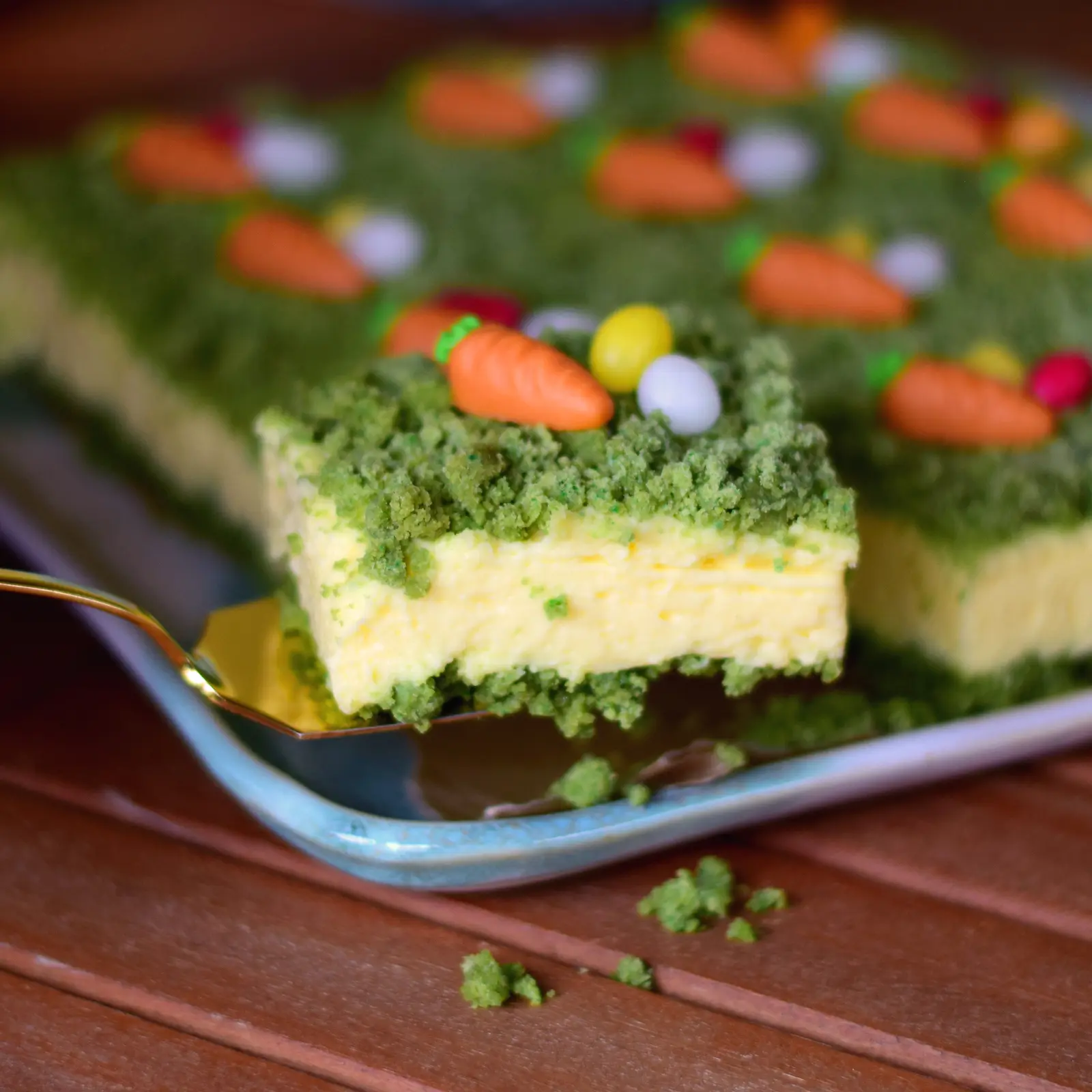 Kuchen ohne Backen mit Keksboden