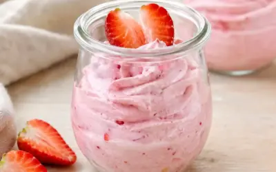 Einfache Rezepte und Spielideen für Kinder Low Carb Erdbeer Mousse einfach und cremig