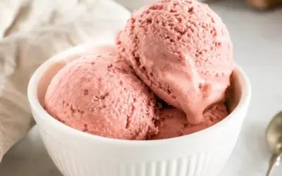 Einfache Rezepte und Spielideen für Kinder Low Carb Erdbeereis ohne Zucker und ohne Eismaschine