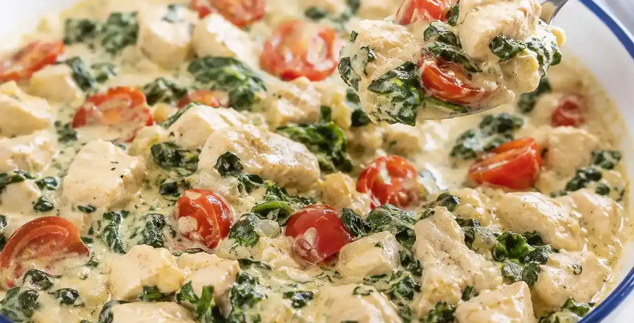 Low Carb Hähnchen-Spinat-Pfanne mit Tomaten