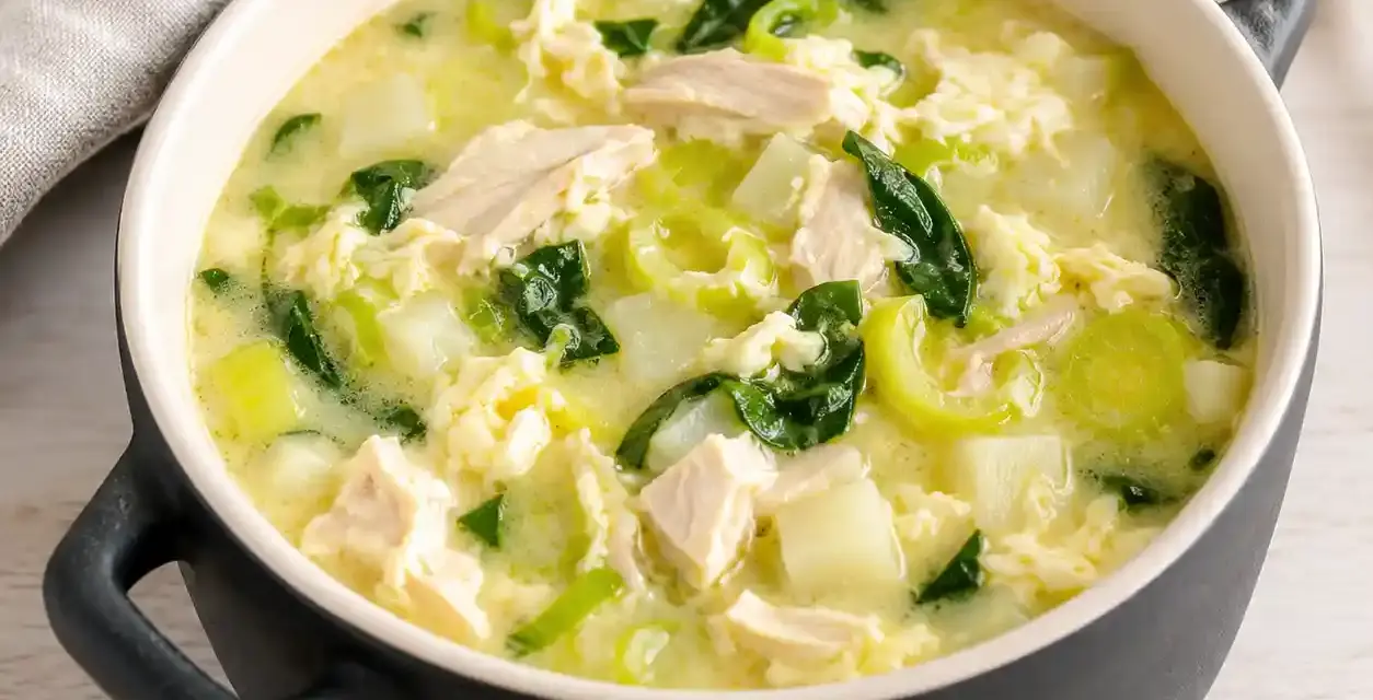 Low Carb Hühnersuppe einfach und sättigend
