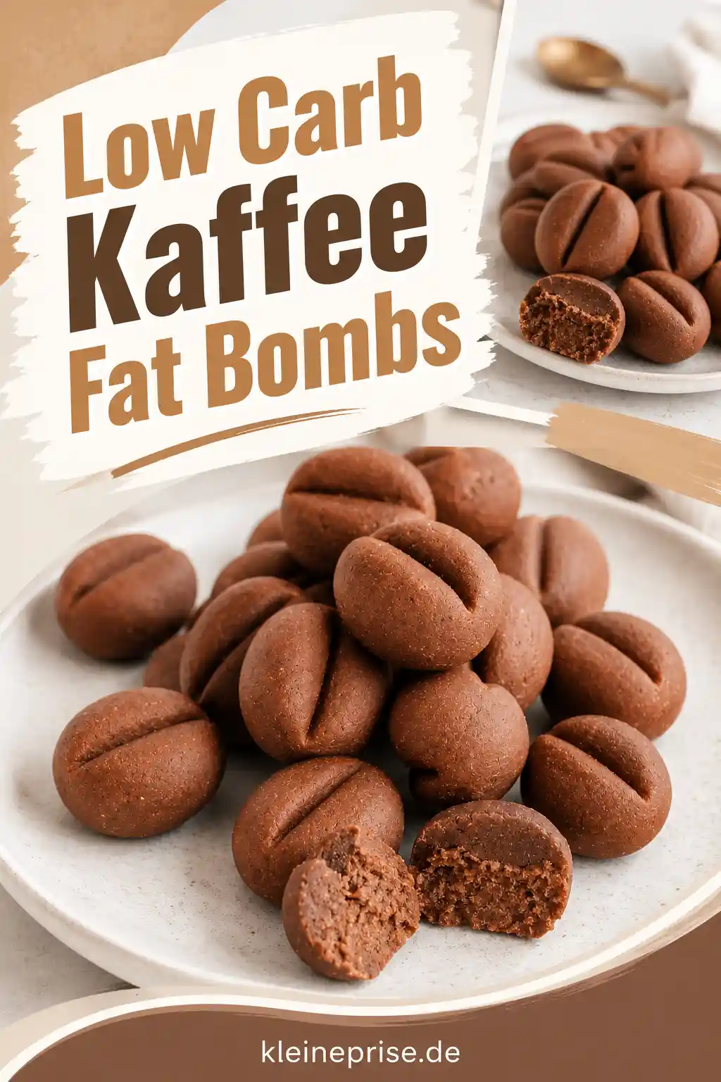 Low Carb Kaffee Fat Bombs Rezept Pinterest Grafik für Low Carb Kaffee Fat Bombs mit kaffeebohnenförmigen Kugeln und Rezepttitel