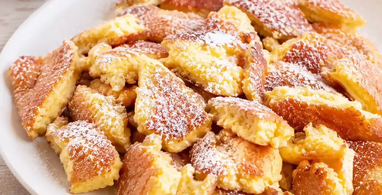 Low Carb Kaiserschmarrn einfach aus der Pfanne