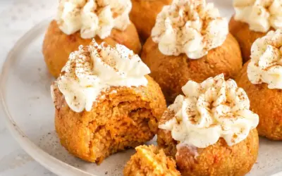 Einfache Rezepte und Spielideen für Kinder Low Carb Karottenkuchen Fat Bombs mit Frischkäsecreme