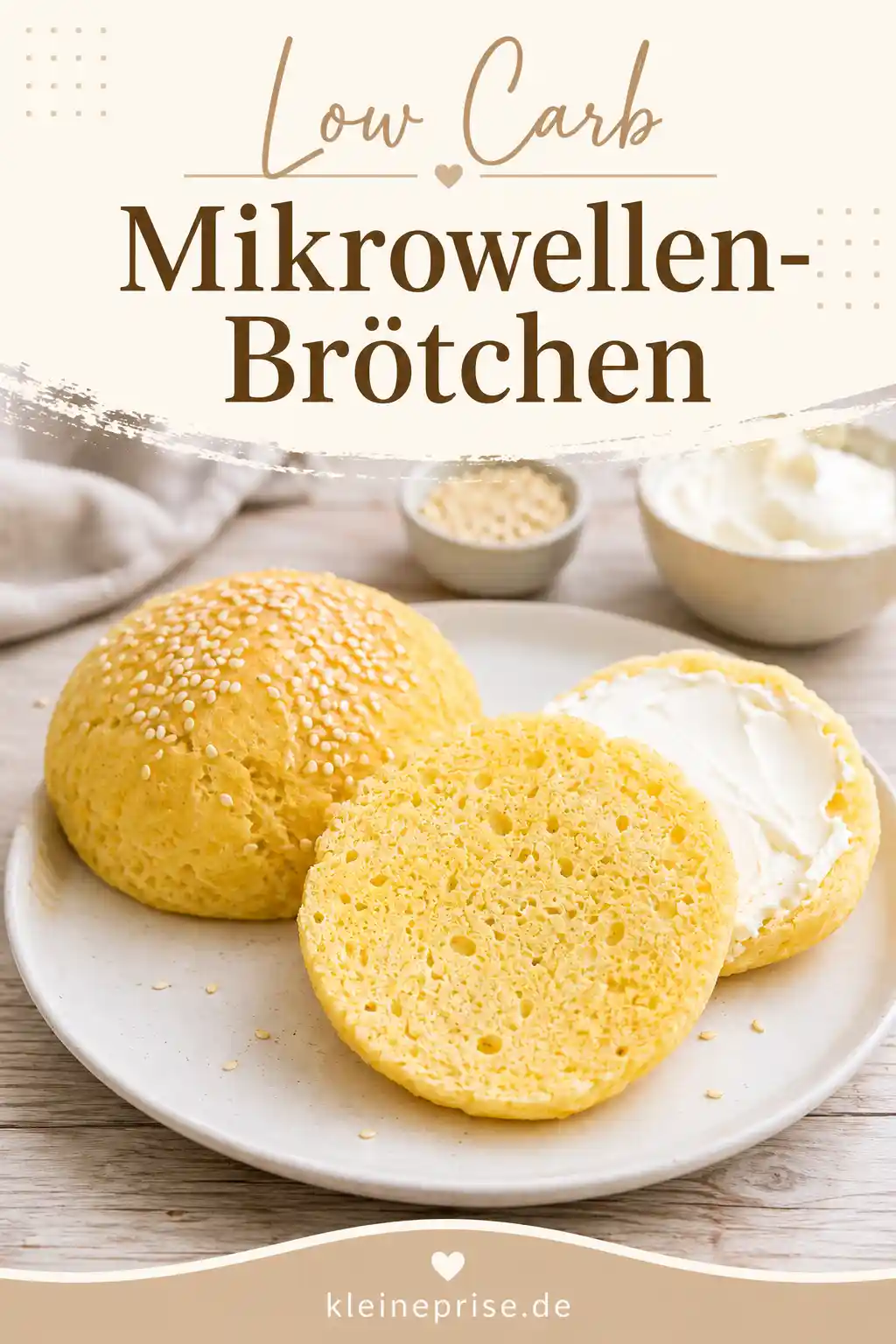 Low Carb Mikrowellen Brötchen Pinterest Pinterest Grafik für Low Carb Mikrowellen Brötchen mit aufgeschnittenem Brötchen und Frischkäse