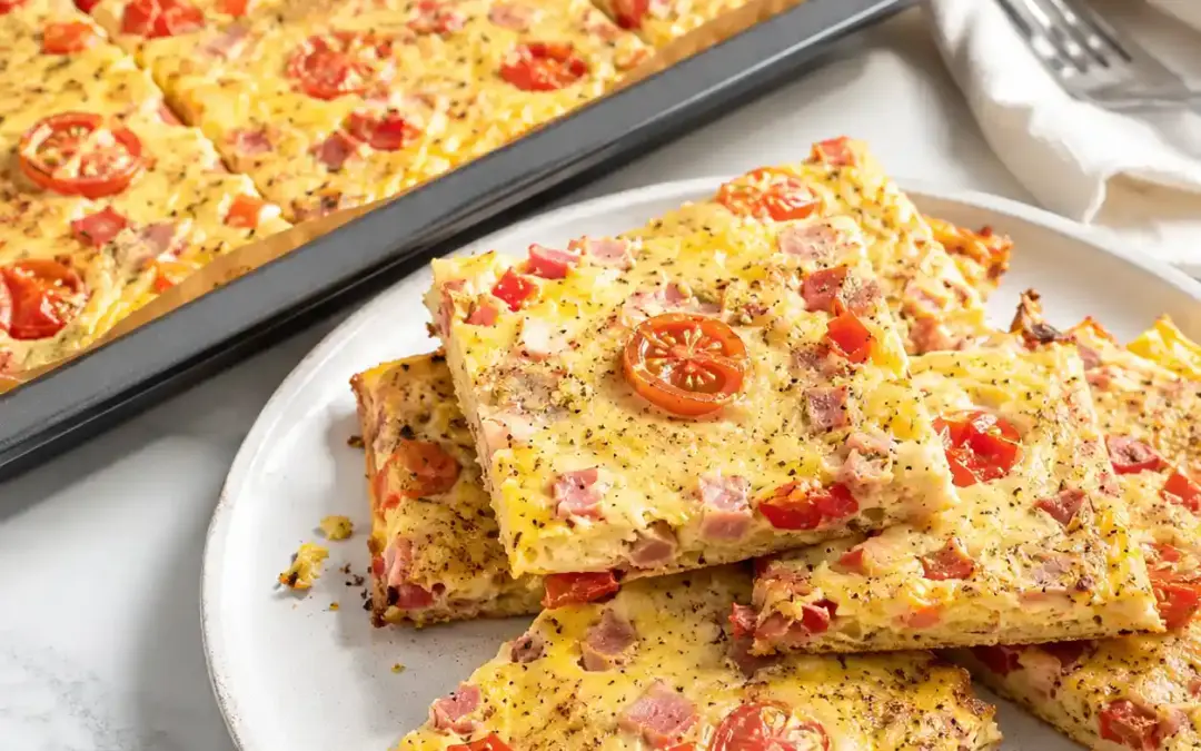 Low Carb Muffins ohne Mehl Low Carb Pizza Frittata vom Blech: einfach und herzhaft