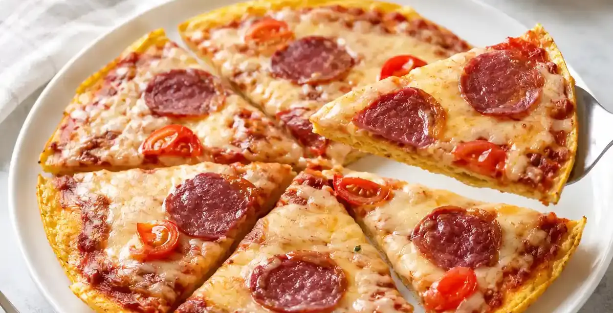 Low Carb Pizza-Omelette aus der Pfanne