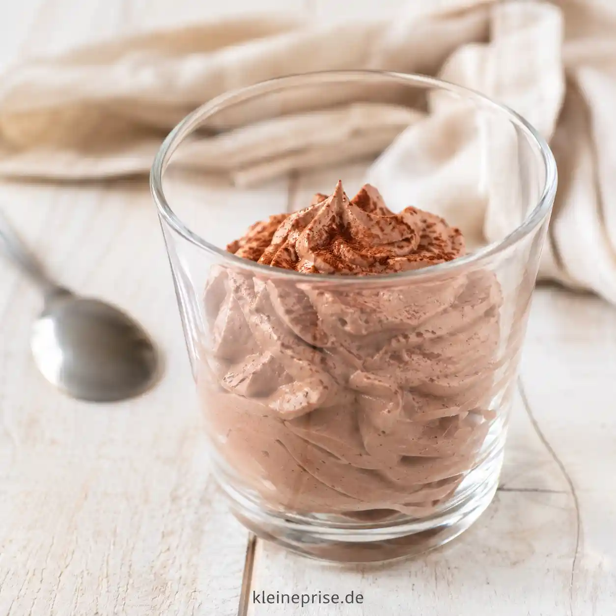 Low Carb Schoko Mousse einfach und cremig Low Carb Schoko Mousse einfach und cremig | Kleine Prise
