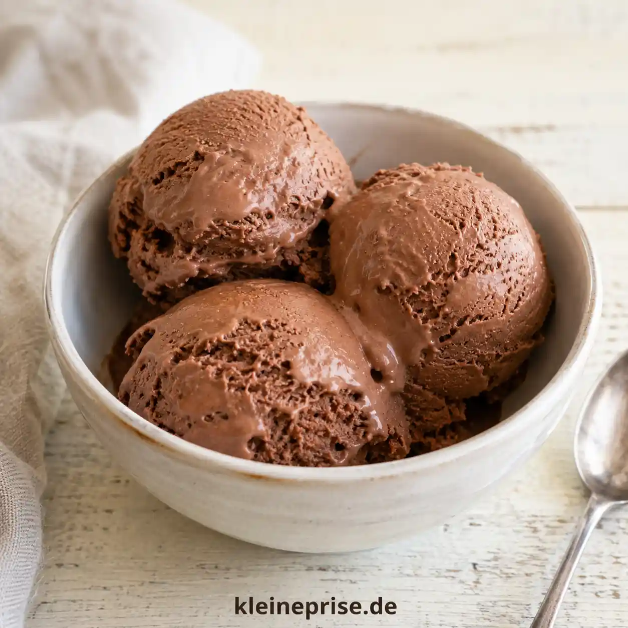 Low Carb Schokoladeneis cremig selber machen Low Carb Schokoladeneis cremig selber machen | Kleine Prise
