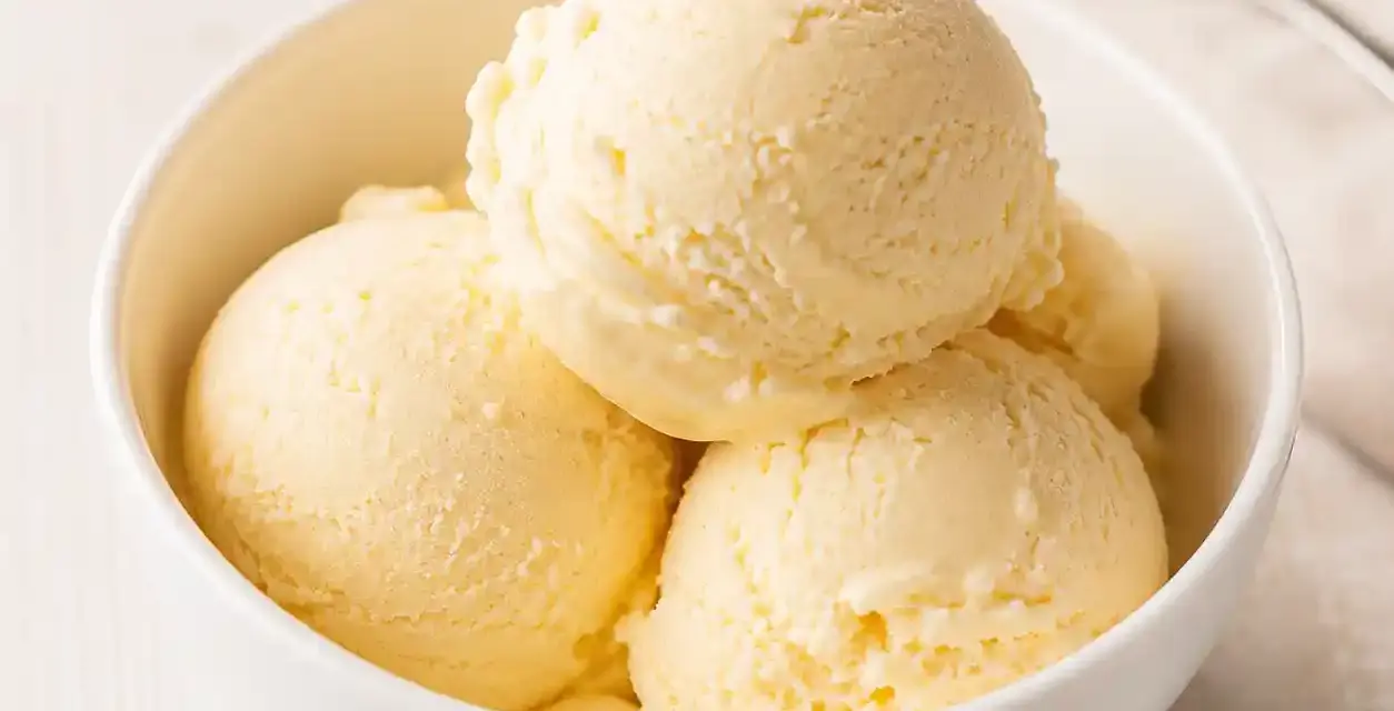 Low Carb Vanilleeis ohne Zucker selber machen