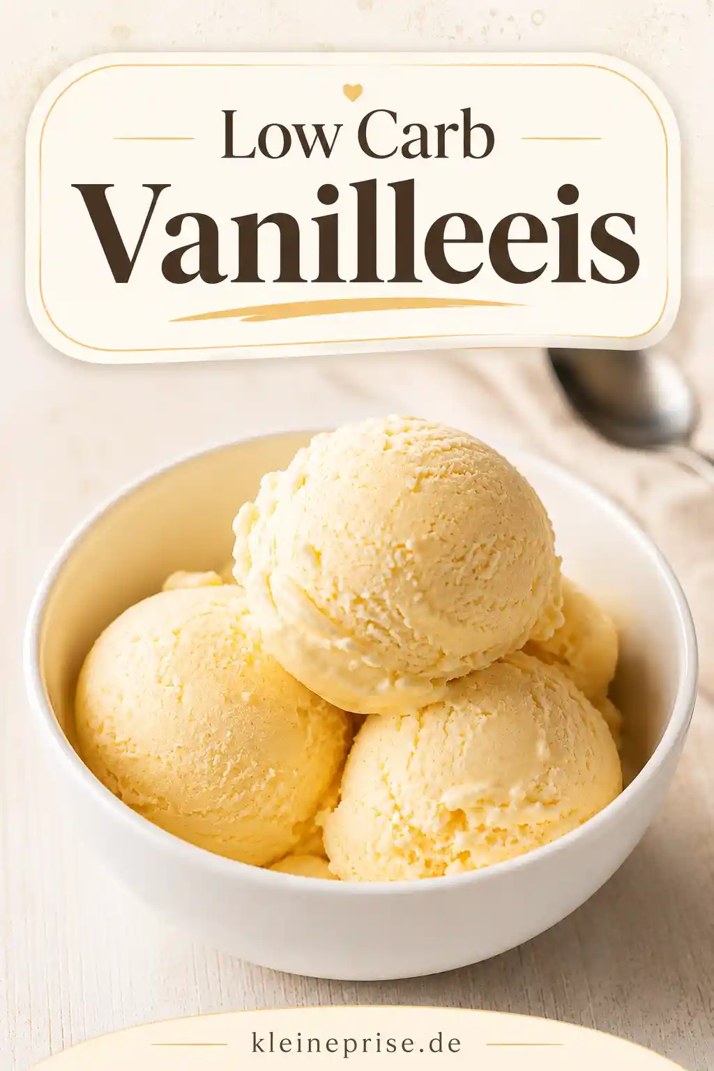 Low Carb Vanilleeis Pinterest Bild Pinterest Grafik für Low Carb Vanilleeis mit cremigen Eiskugeln und Rezepttitel