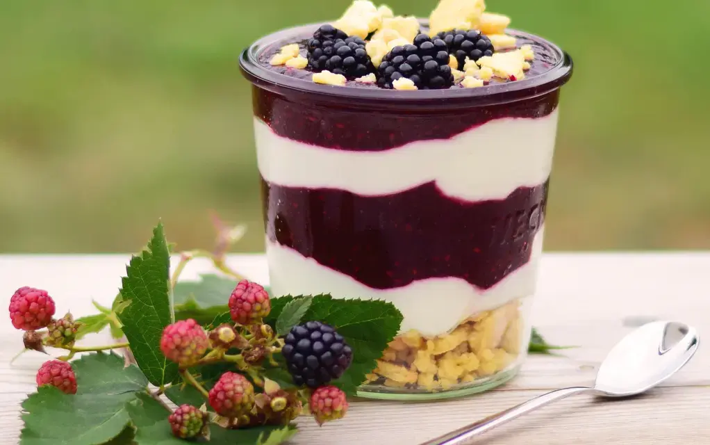 Nachtisch im Glas – Quarkspeise mit Sahne – So gehts