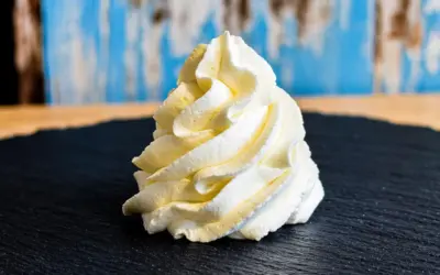 Vegane Schlagsahne steif schlagen – so wird sie wirklich fest Schlagsahne machen – so wird sie garantiert fest und gelingt immer