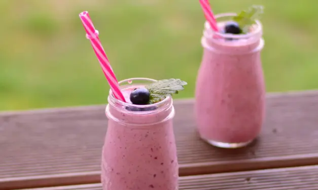Sommerbeeren Smoothie: Ein einfaches Sommerrezept